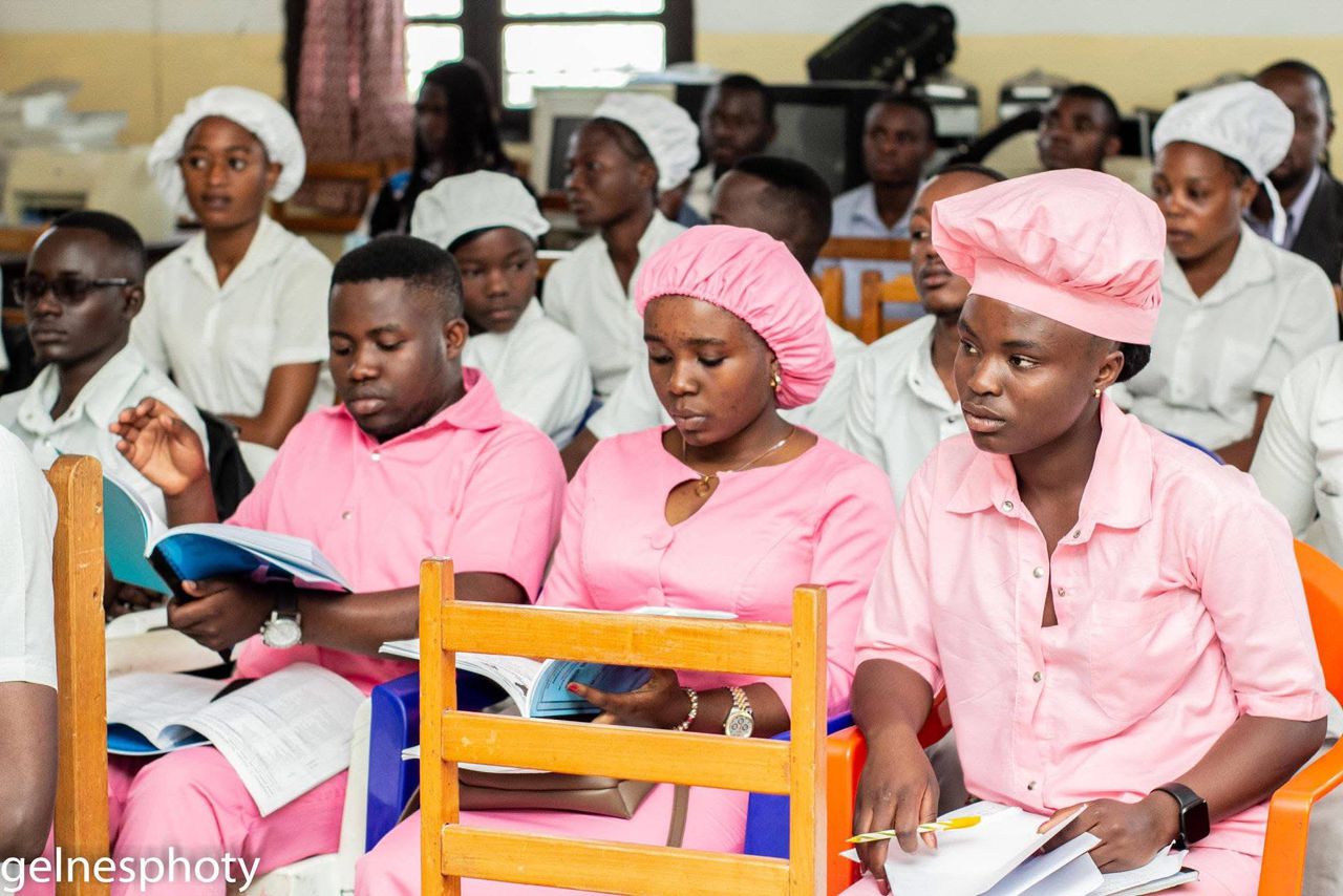 Ouverture et inclusion et valorisation de tout le genre fille tout comme garçon